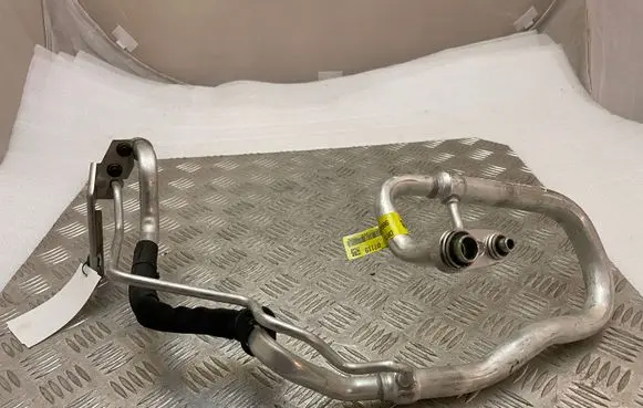 Jeep Grand Cherokee Air conditioning (A/C) pipe/hose 68217214AD