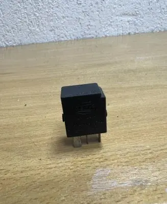 Mercedes-Benz C W203 Other relay 00254241119 D9988