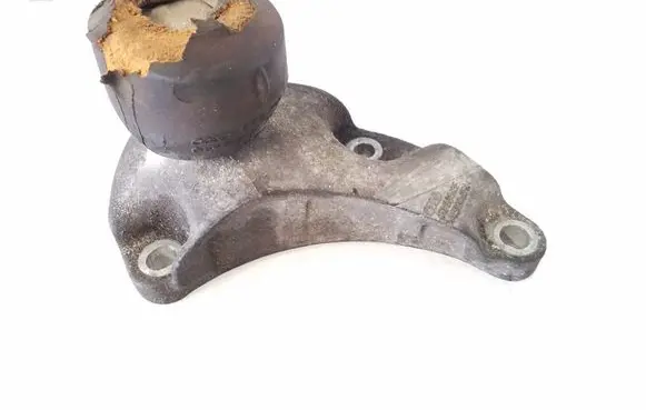 Audi A6 S6 C6 4F Engine mounting bracket 4F0199343