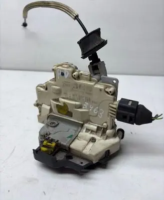 Audi A6 S6 C6 4F Front door lock 4F1837016