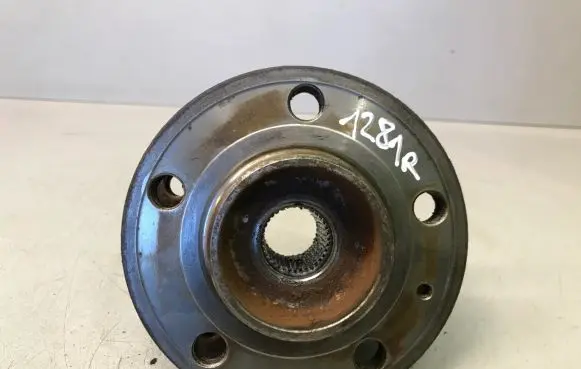 Volvo XC90 Front wheel bearing hub 