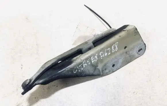 Mazda 626 Engine bonnet/hood hinges