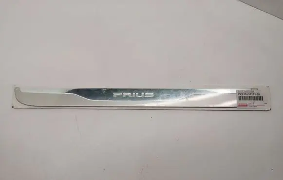 Toyota Prius (XW30) Other sill/pillar trim element PZ438G018100