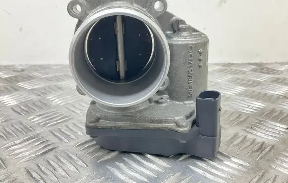 Volkswagen Scirocco Throttle valve 06F133062J