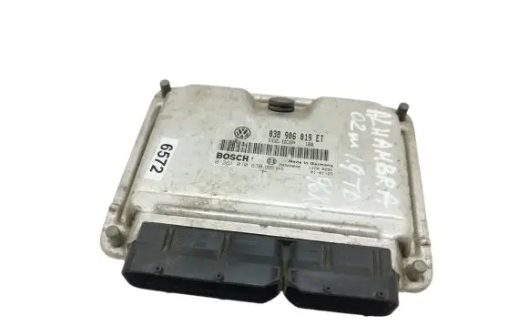 Seat Alhambra (Mk1) Engine control unit/module 038906019ET 0281010630