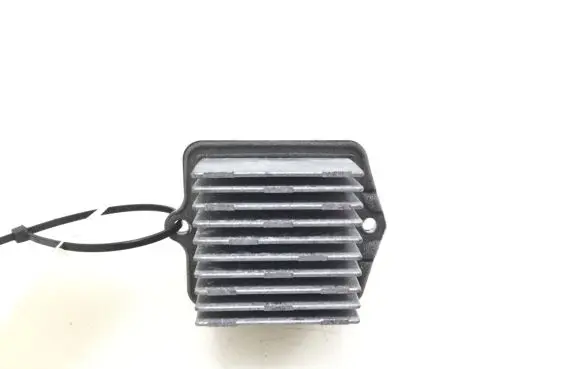 Suzuki Grand Vitara II Heater blower motor/fan resistor