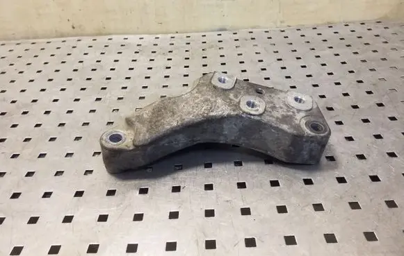 Skoda Yeti (5L) Gearbox mounting bracket 1K0199117
