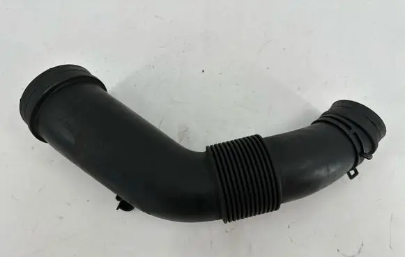 Volkswagen Touareg II Air intake duct part 7P0129627