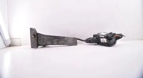 Hyundai ix35 Accelerator throttle pedal 327272S000
