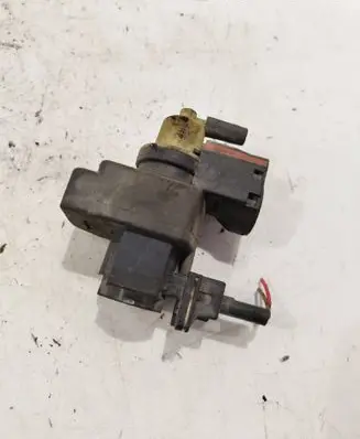 Hyundai i30 Vacuum valve 351202A900