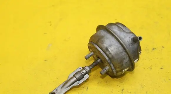 Audi A6 S6 C5 4B Turbo solenoid valve