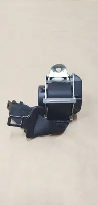 Middle seatbelt (rear)