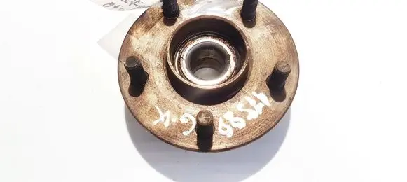 Nissan Almera Tino Rear wheel hub
