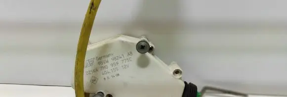 Fuel tank cap lock motor