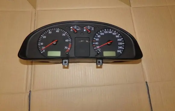 Volkswagen PASSAT B5.5 Speedometer (instrument cluster) 3B1919860