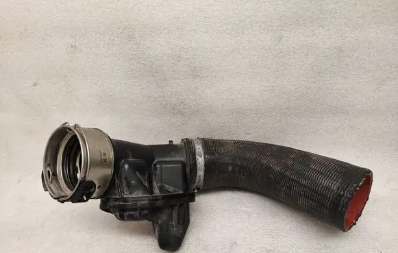 Volvo XC90 Intercooler hose/pipe 31422061