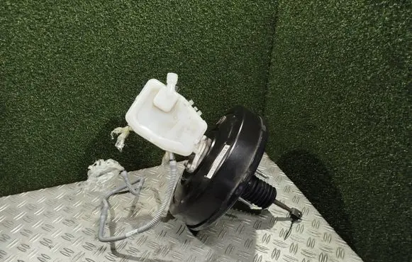 Renault Trafic III (X82) Brake booster 472104612R 93462024