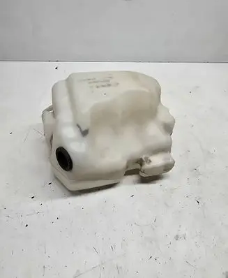Renault Megane II Windshield washer fluid reservoir/tank 8200104705C