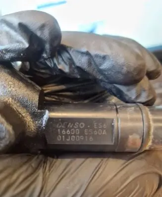 Nissan X-Trail T30 Fuel injector 16600es60a