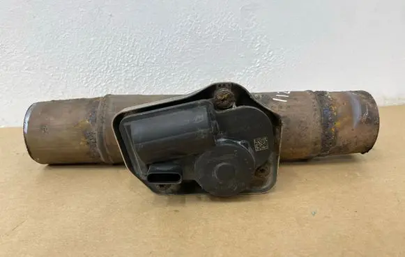 Mercedes-Benz A W176 Intake manifold valve actuator/motor A0009061201
