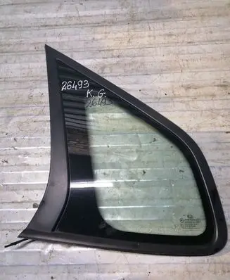 KIA Carens II Rear side window E443R000083