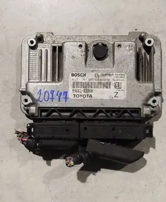Toyota Yaris Engine control unit/module 896610db60 89661-0db60 0261s04206