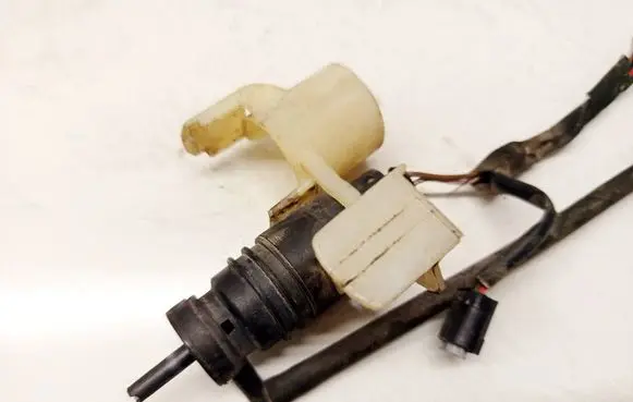 Mercedes-Benz E W211 Windscreen/windshield washer pump 