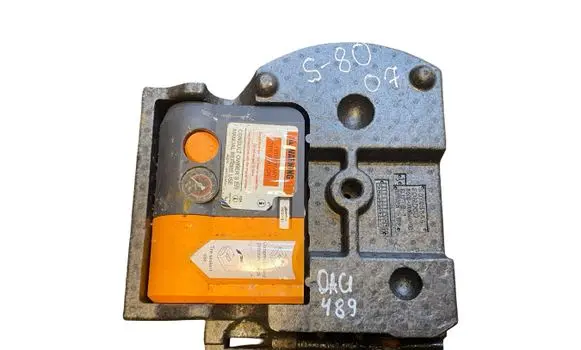 Volvo S80 Tire air pump compressor 30794654 6G9219H323BD BJ7TB1