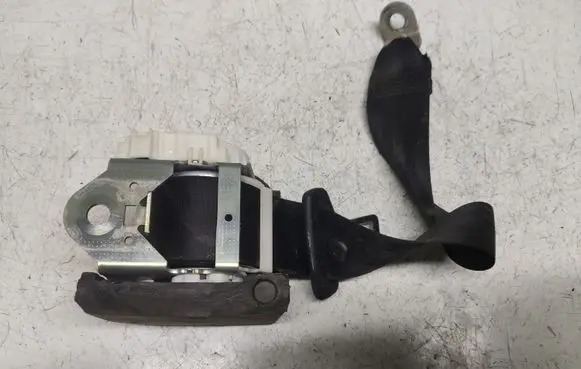 Audi A3 S3 8P Rear seatbelt