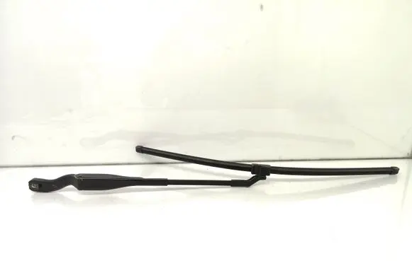 Mercedes-Benz E W211 Front wiper blade arm A2118200844