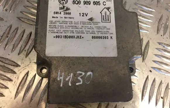 Volkswagen PASSAT B5.5 Airbag control unit/module 6Q0909605C 4130