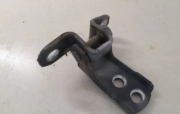 Lexus IS 220D-250-350 Front door upper hinge