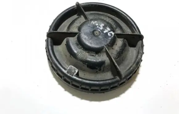 Volvo S70 V70 V70 XC Headlight/headlamp dust cover 145222