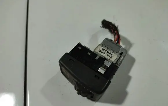 Volvo S70 V70 V70 XC Headlight level height control switch 9162960