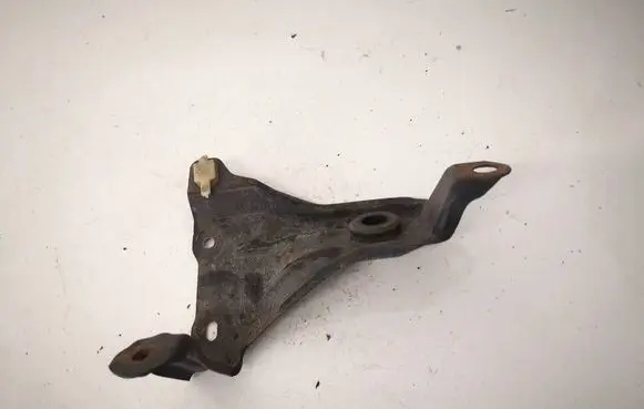 Honda CR-V Radiator mount bracket 