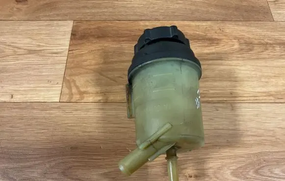 Ford Mondeo MK IV Power steering fluid tank/reservoir 6G913R700