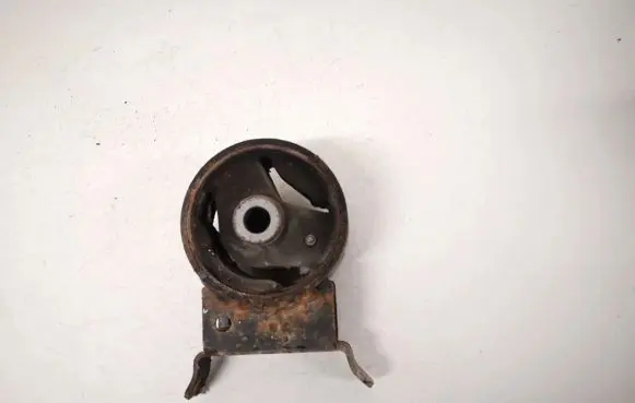 Toyota Yaris Engine mount bracket 1237223010 12372-23010