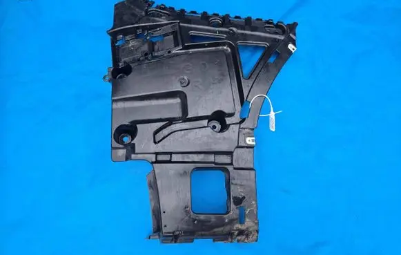 BMW X3 G01 Bumper support mounting bracket corner 7400668