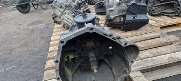 Manual 5 speed gearbox