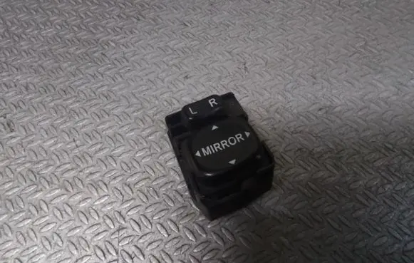 Toyota Prius (XW20) Wing mirror switch 183574