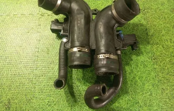 BMW X5M E70 other engine part 7589643 7601058