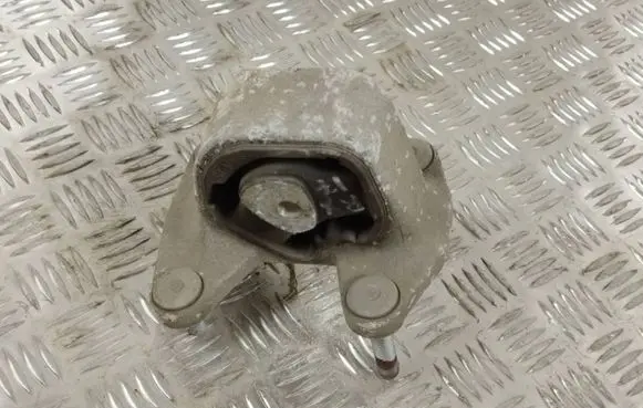 Lexus RX 450H Engine mount bracket