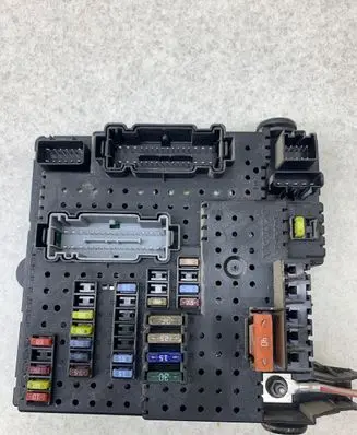 Volvo V70 Fuse module 30786646 07W025 28080156