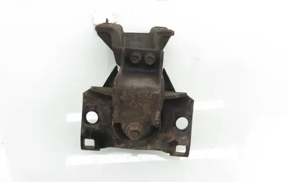 Nissan Pathfinder R51 Engine mounting bracket 