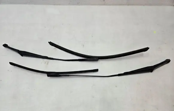 Audi A4 S4 B9 Front wiper blade arm 8W1955407