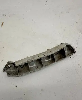 Ford Focus Front bumper mounting bracket