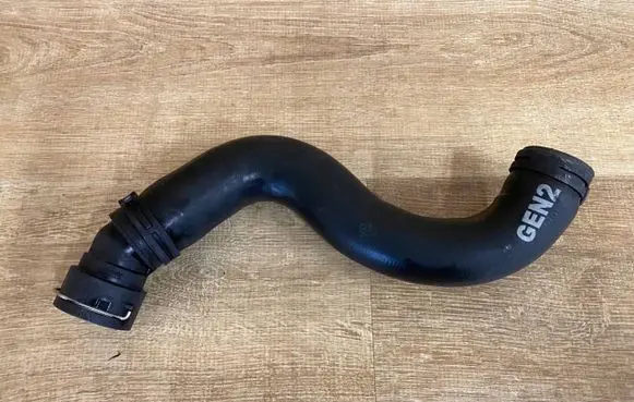 Land Rover Range Rover L405 Engine coolant pipe/hose JPLA-8260-BC