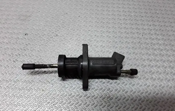 BMW 3 E46 Clutch master cylinder