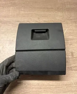 BMW 5 E60 E61 Front trunk storage compartment 7132865 10822910