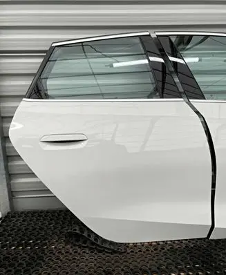 BMW 2 Active Tourer U06 Rear door 